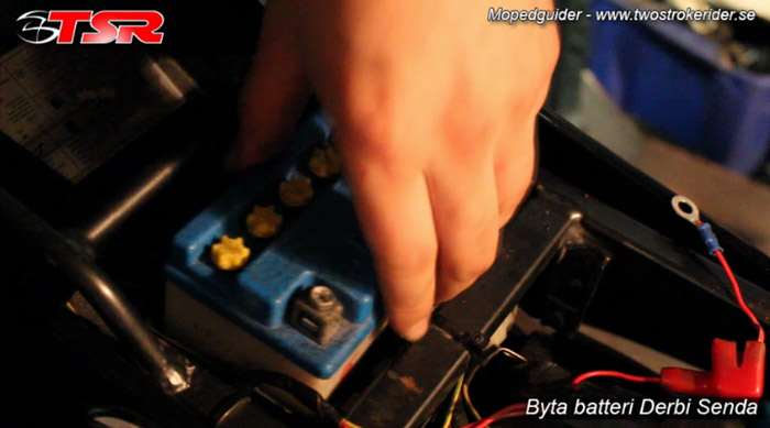 Guide - Byt batteri crossmoped - bild 5
