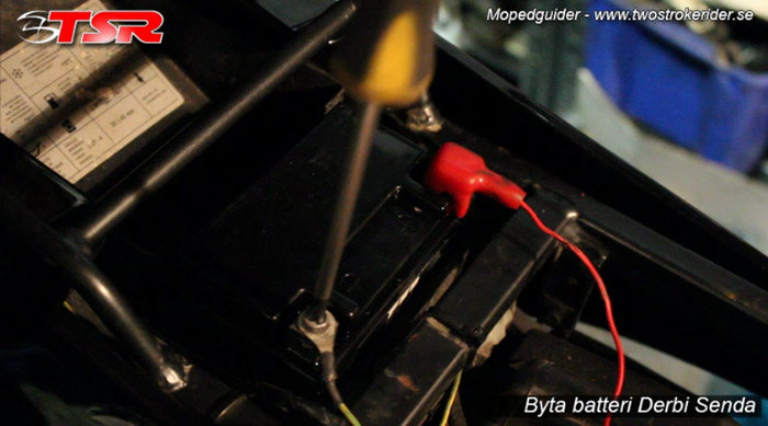 Guide - Byt batteri crossmoped - bild 7