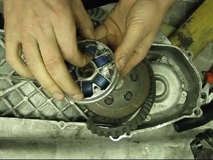 Demontering variator - Bild 12