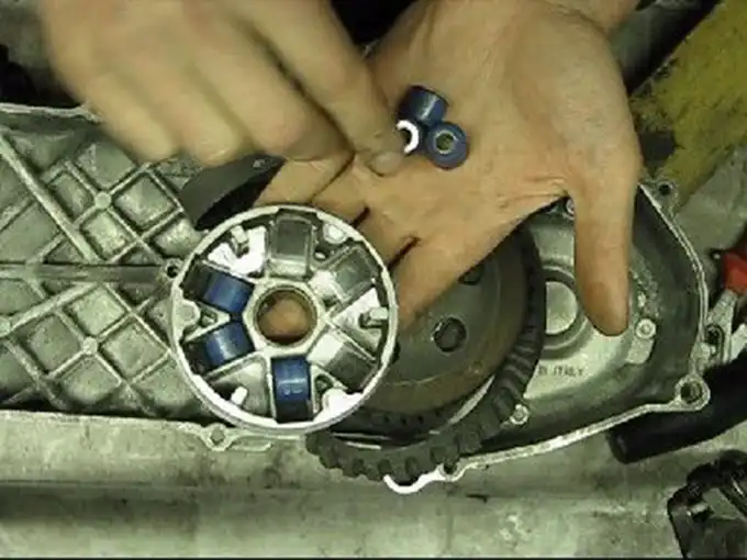 Demontering variator - Bild 14