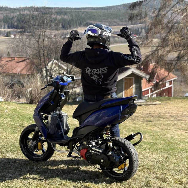TSR Hoodie (TSR Reckless) Svart, Grå