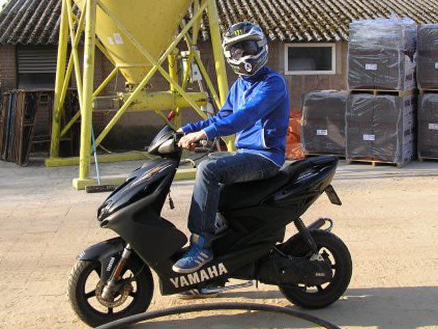 Yamaha Dekaler (Text) 32x7,5